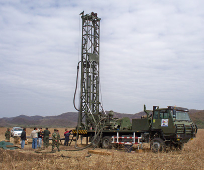 CDC-400车载钻机在玻利维亚